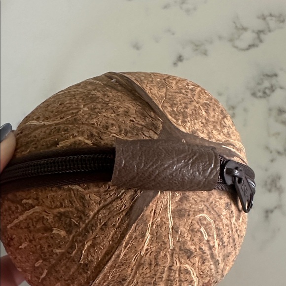 Coconut Shell Handbag - Picture 8 of 8